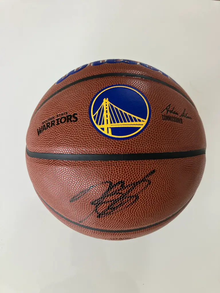 Ballon Wilson golden state Warriors signé par Kevin durant 